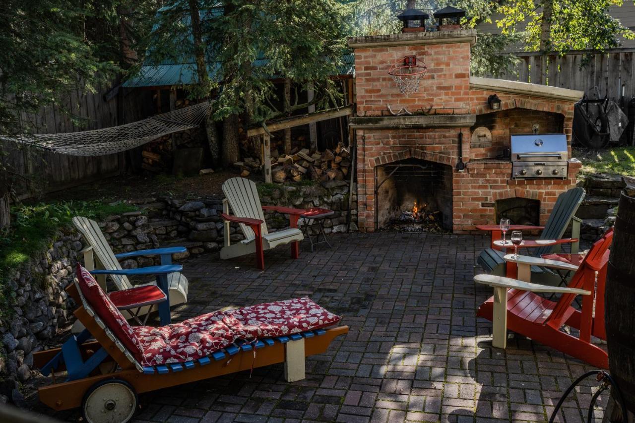 The Craftsman House Bed & Breakfast Bragg Creek Exterior photo